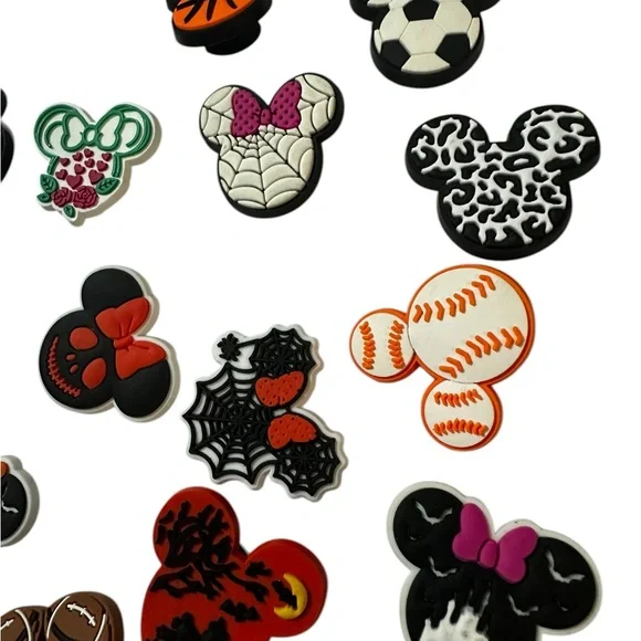 Lot of 15 Croc or Clogs Charms NIB - Picture 4 of 6